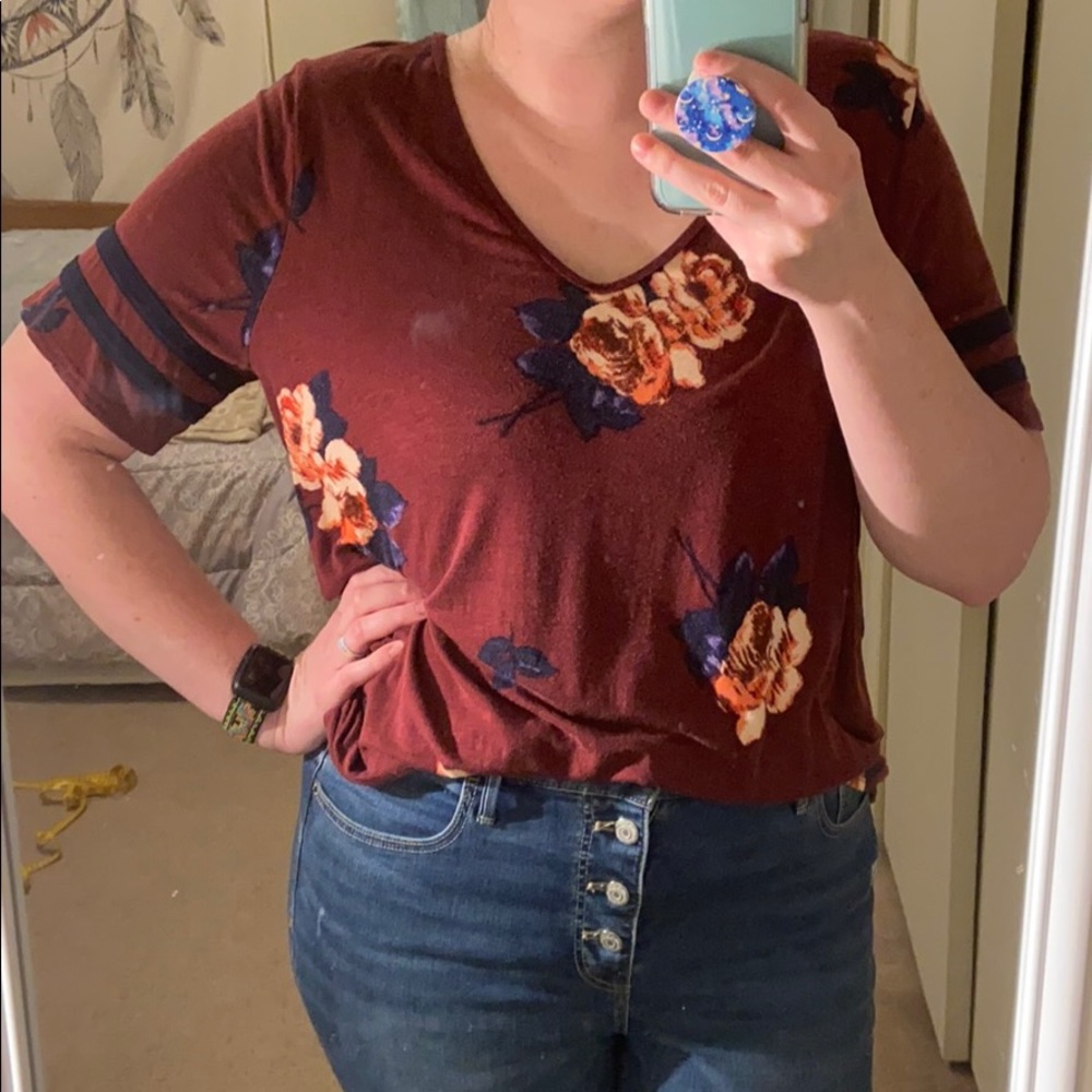 Maurices 24/7 v-neck tee